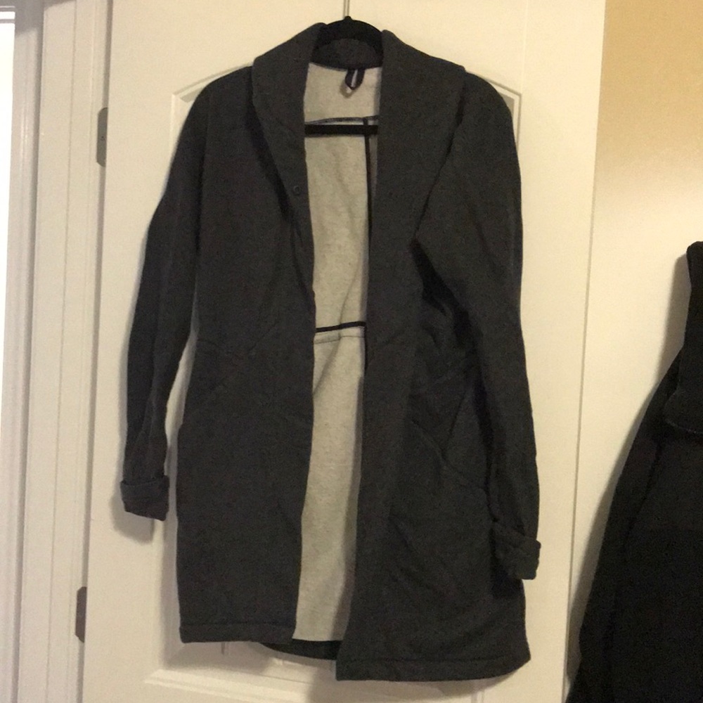 Lululemon sweatshirt cardigan